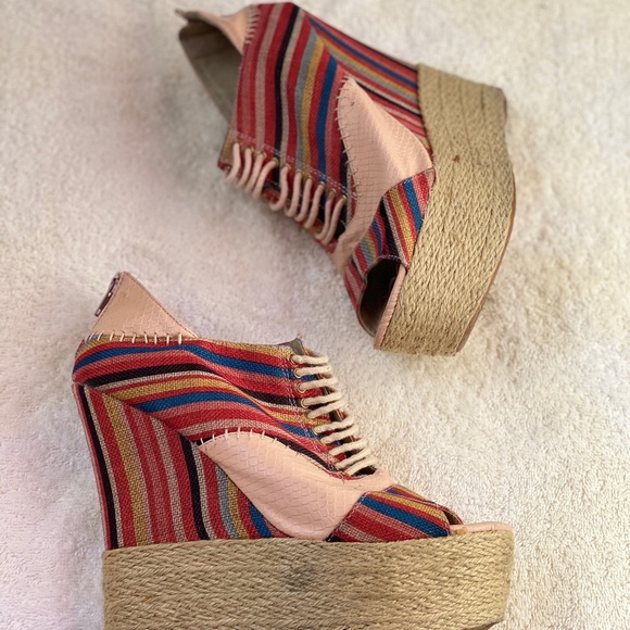 SOLDStunning peach striped high wedge heels sz 8.5 - Picture 8 of 11